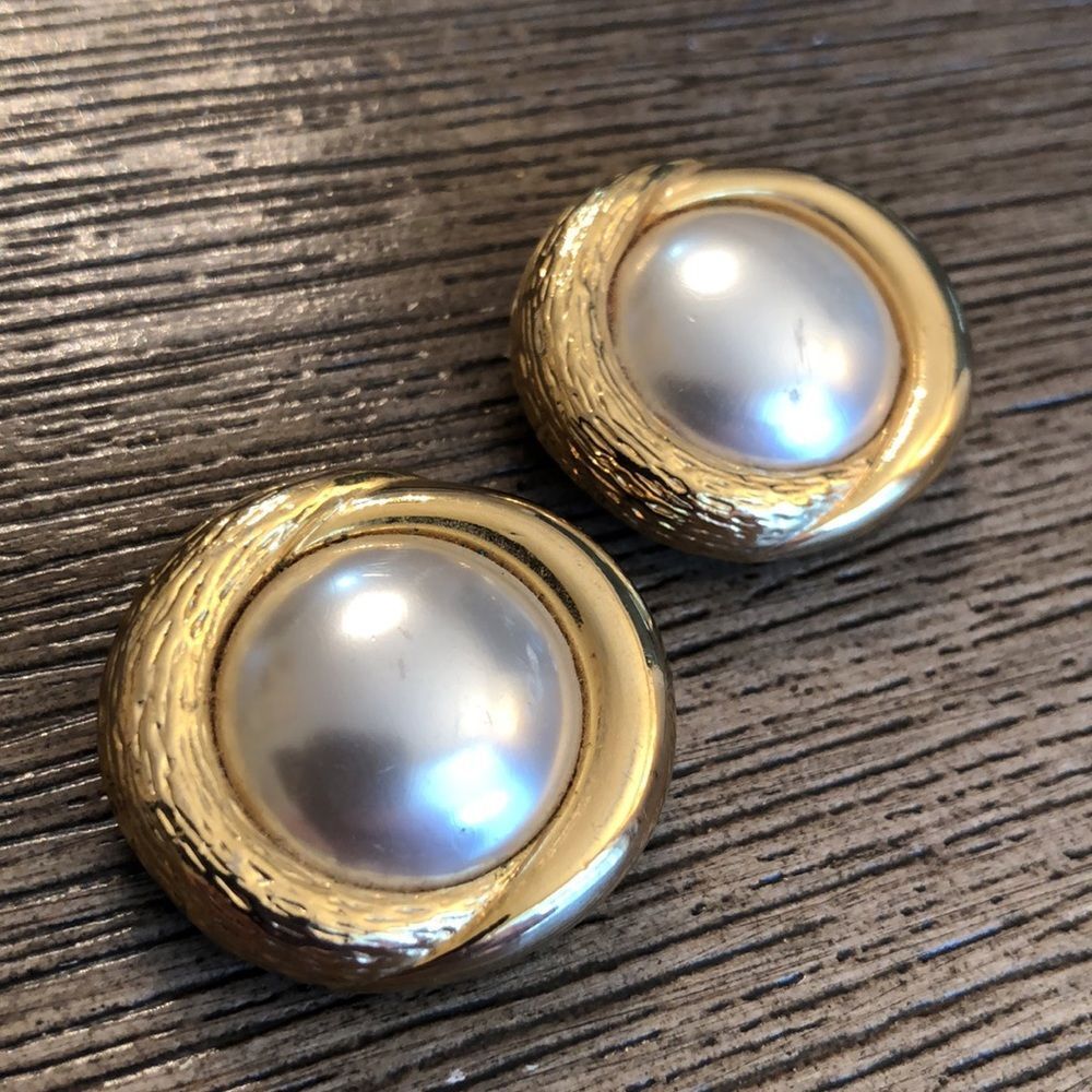 Vintage Goldtone & Faux Pearl Shoe Clips - Picture 3 of 12